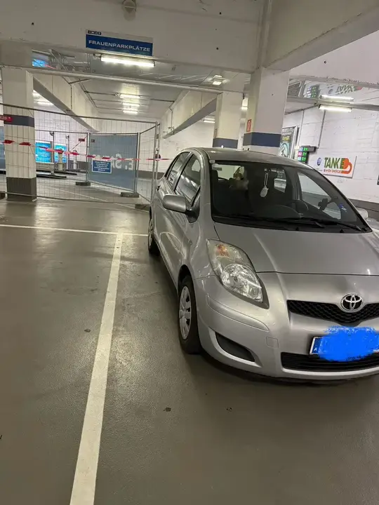 Toyota Yaris 2010 photo 3