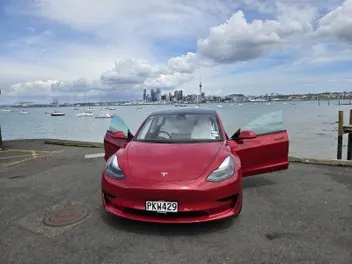 Tesla Model 3 2022 photo 2