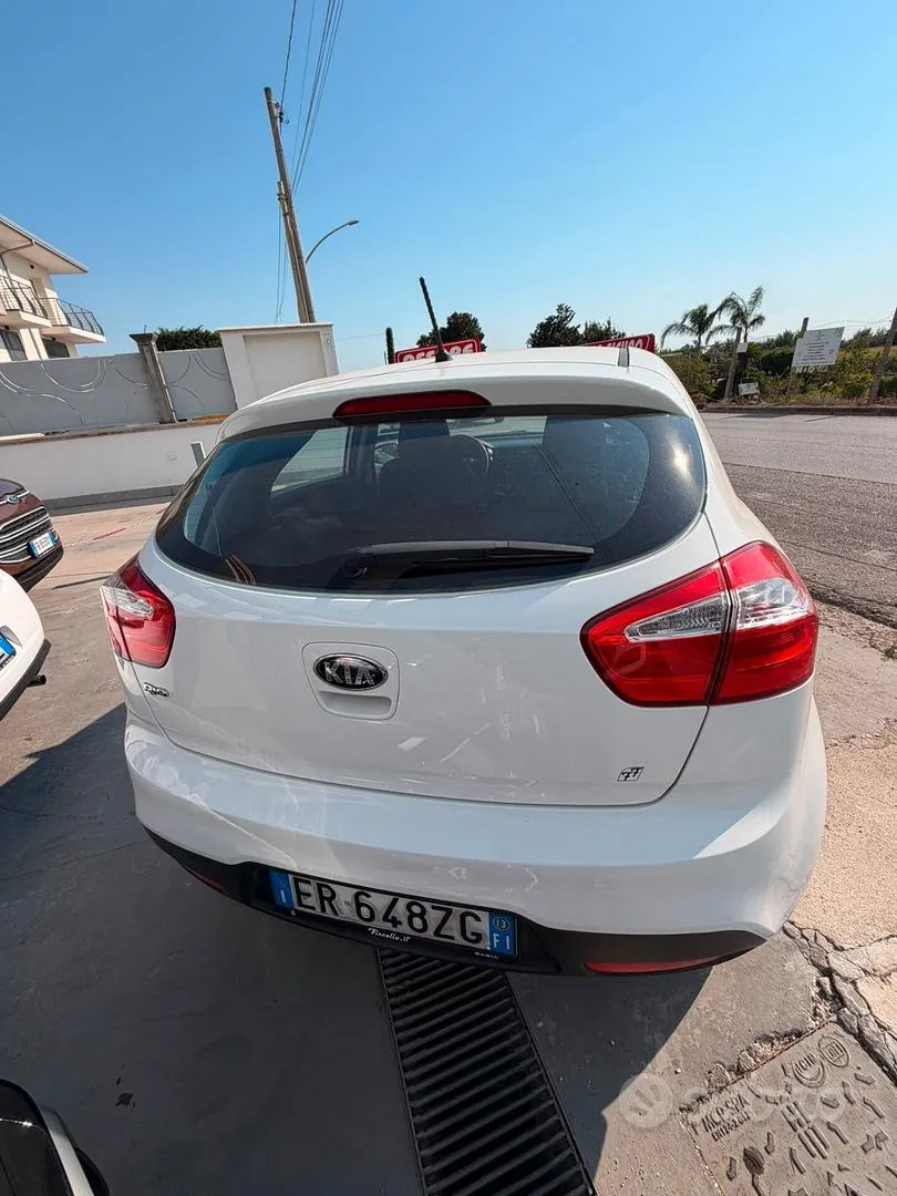 Kia Rio 2013 photo 2