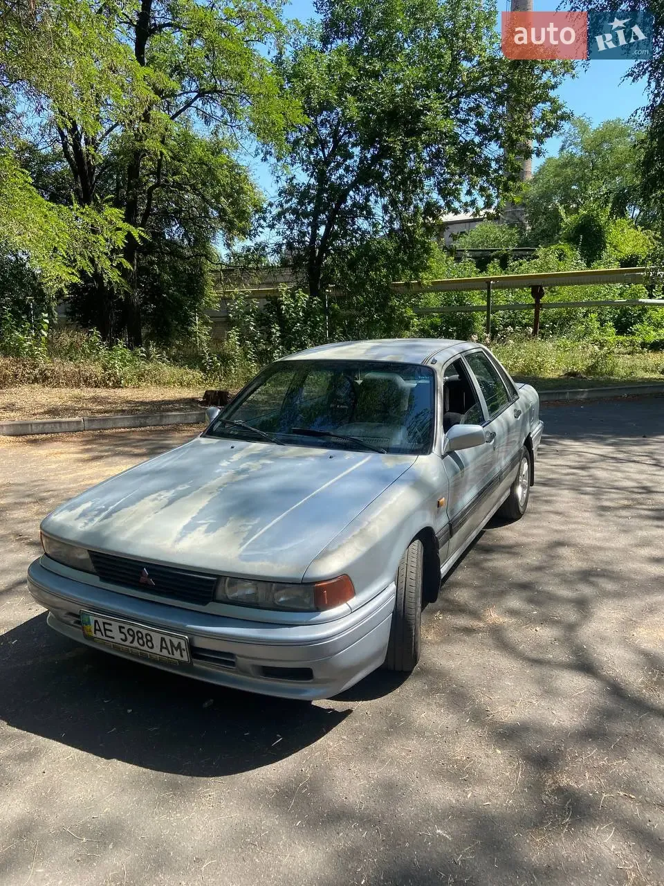 Mitsubishi Galant 1992 photo 2