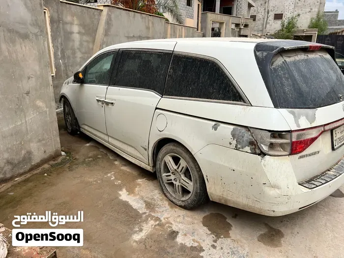 Honda Odyssey 2013 photo 2