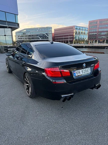 BMW M5 2012 photo 5
