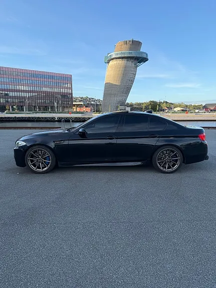 BMW M5 2012 photo 4
