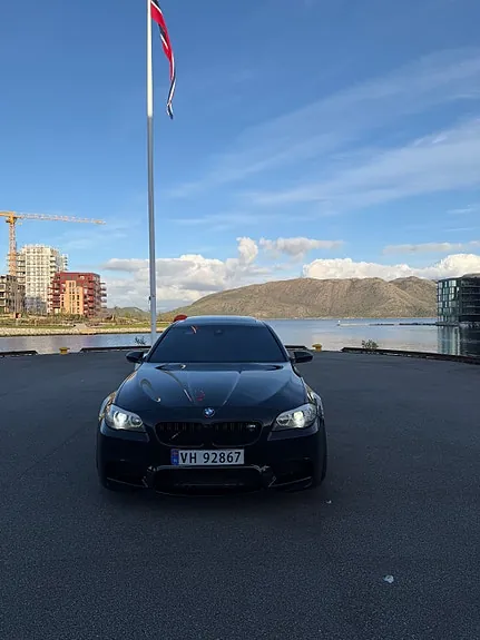 BMW M5 2012 photo 2