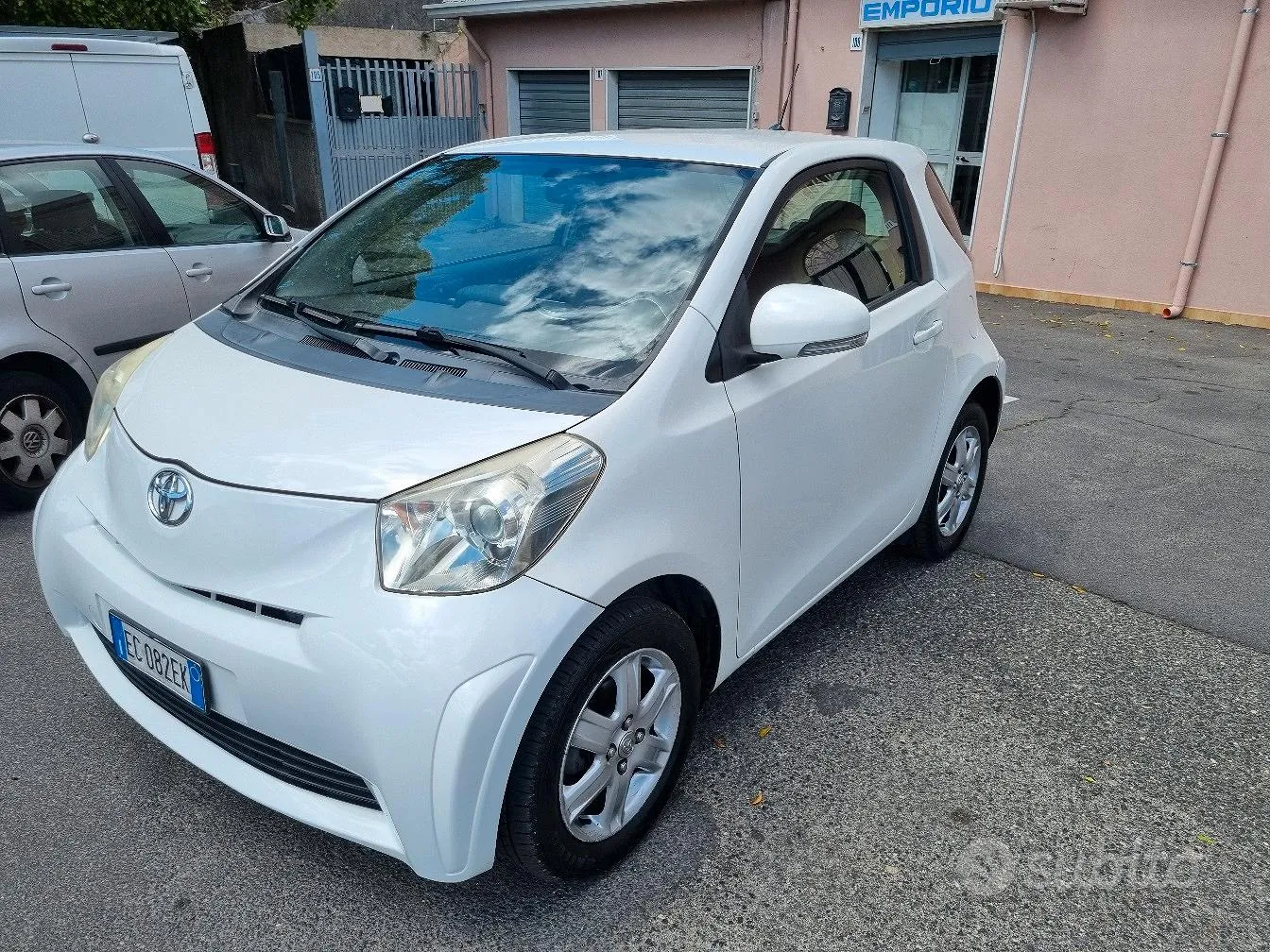 Toyota Iq 2010 photo 2