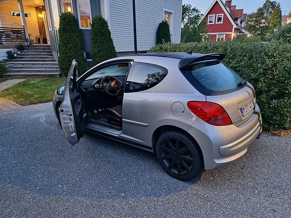 Peugeot 207 2007 photo 5