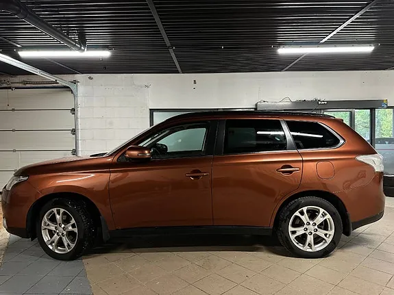 Mitsubishi Outlander 2013 photo 2