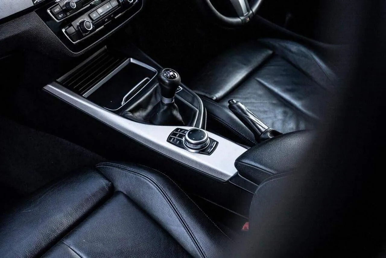 BMW 1 Series 2018 photo 2
