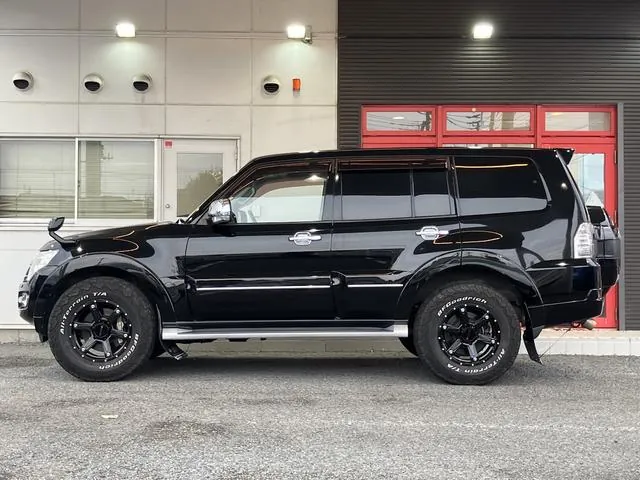 Mitsubishi Pajero 2017 photo 5