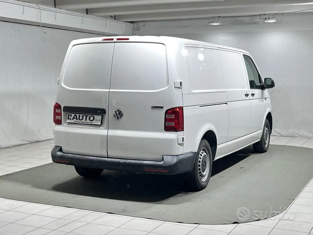 Volkswagen Transporter 2018 photo 5