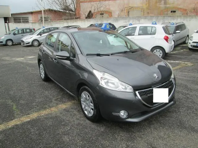Peugeot 208 2012 photo 3