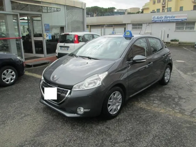 Peugeot 208 2012 photo 4