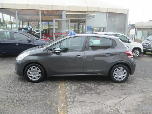 Peugeot 208 2012 photo 5