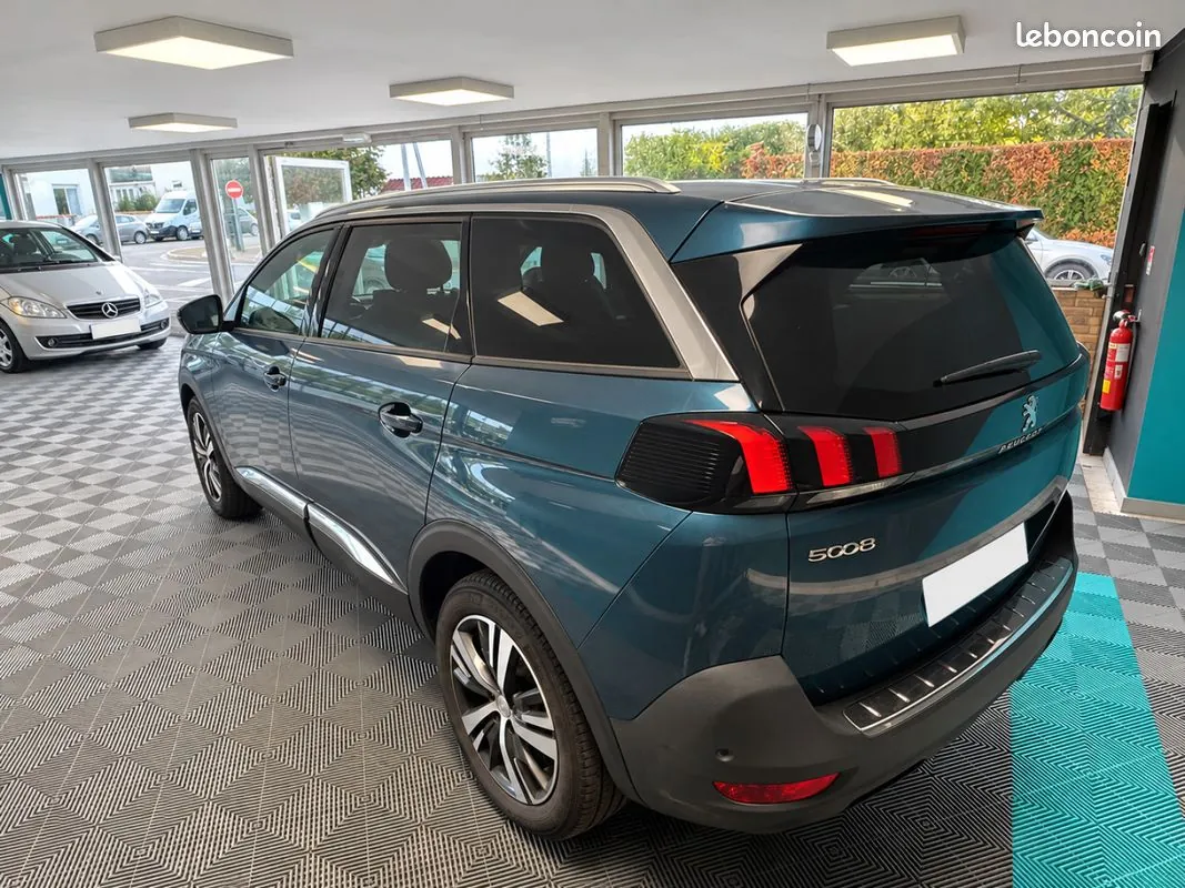 Peugeot 5008 2023 photo 5