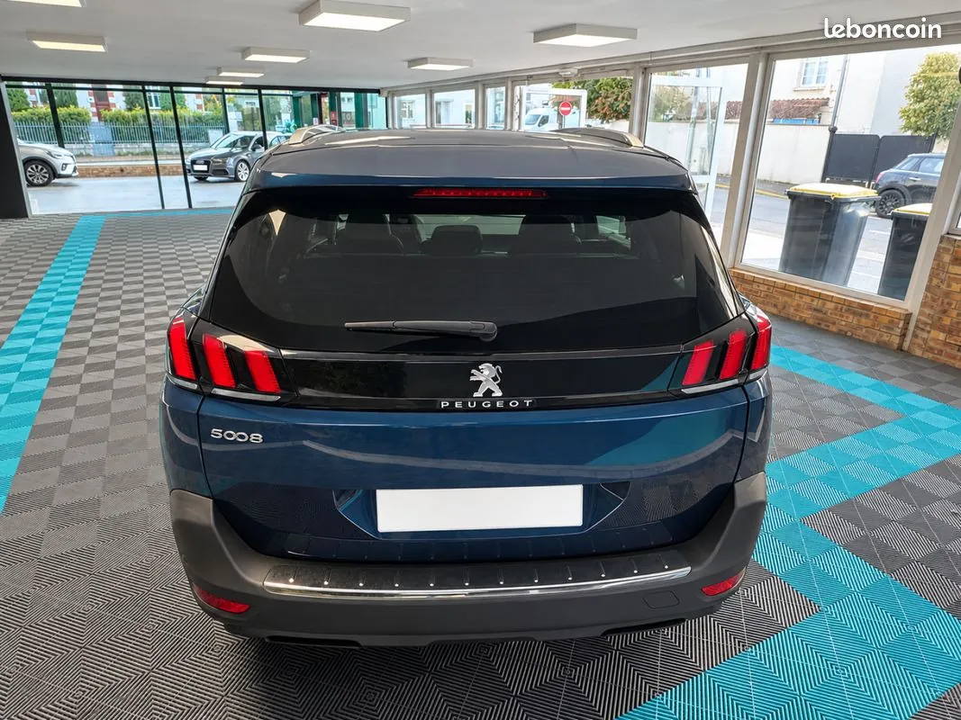 Peugeot 5008 2023 photo 4