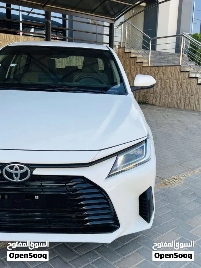 Toyota Yaris 2022 photo 2