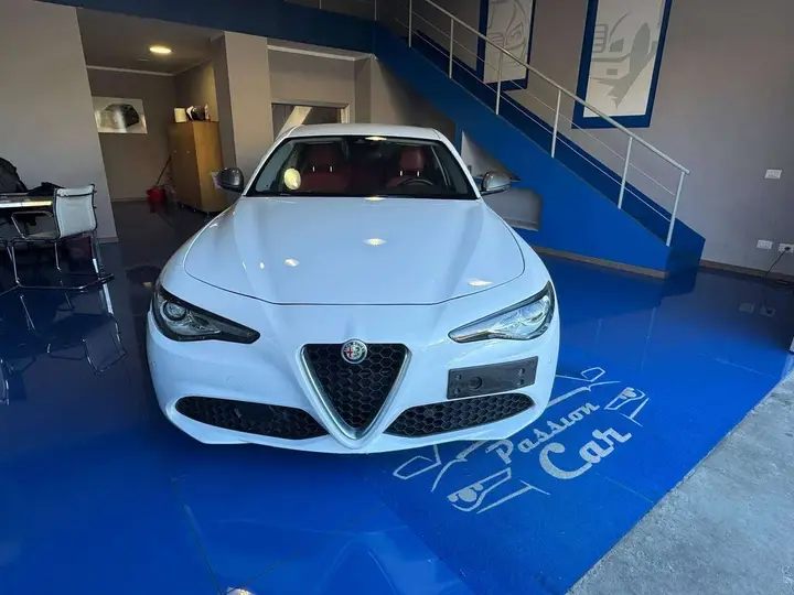 Alfa Romeo Giulia 2018 photo 3