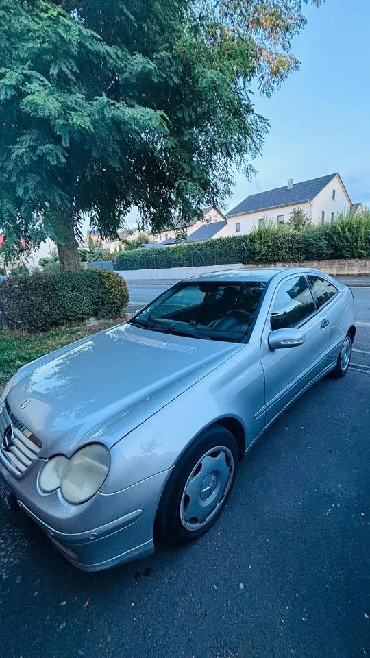 Mercedes-Benz C200