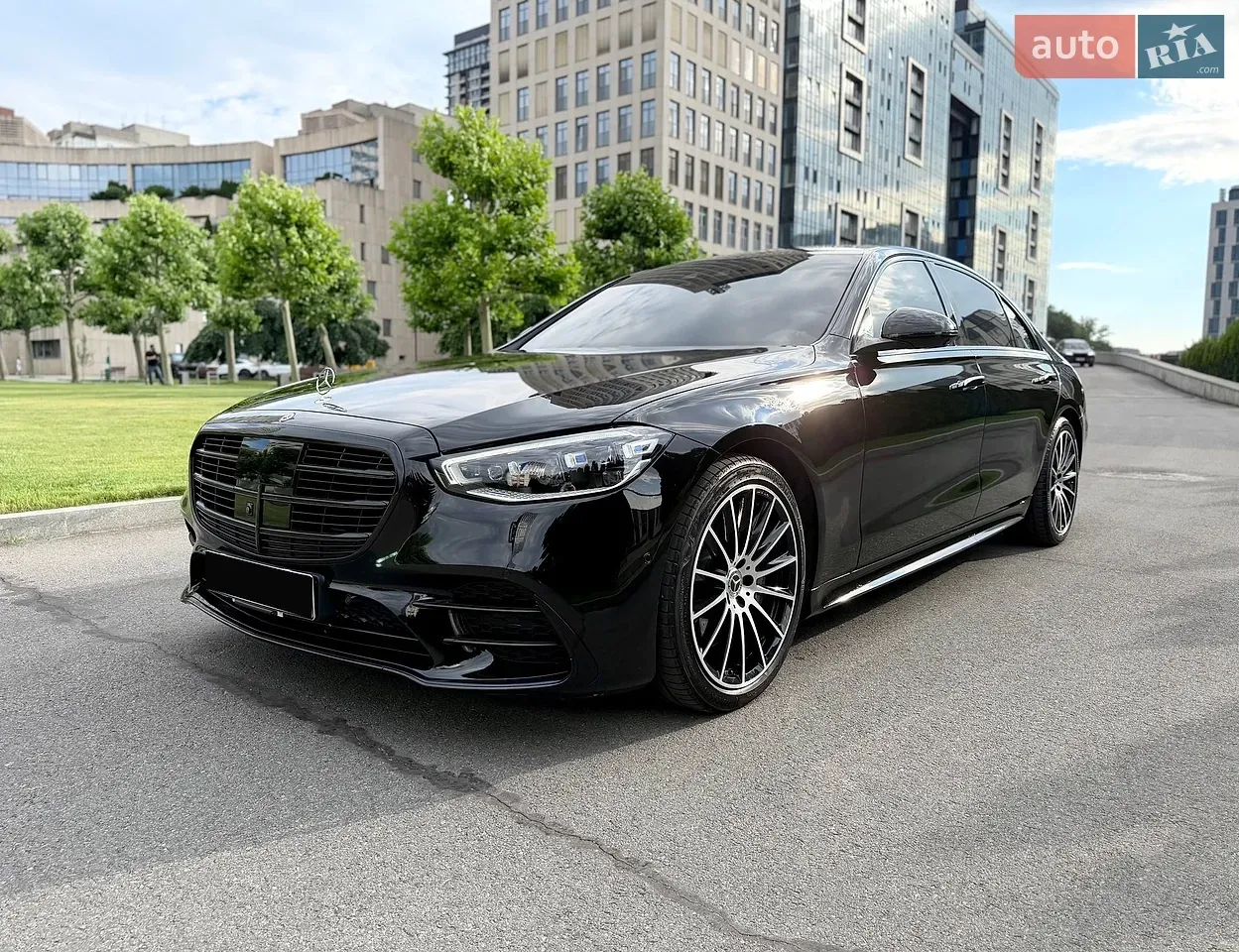 Mercedes-Benz S-Class 2023 photo 2