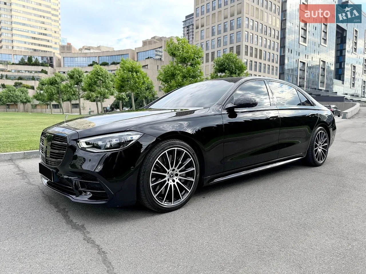 Mercedes-Benz S-Class 2023 photo 4