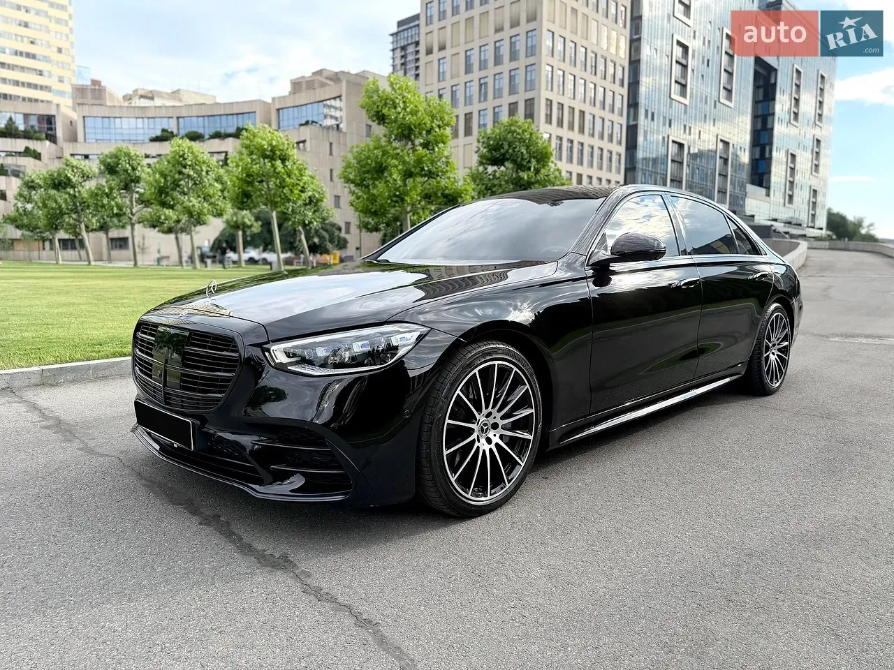 Mercedes-Benz S-Class 2023 photo 3
