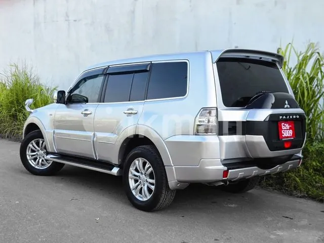 Mitsubishi Montero 2007 photo 2