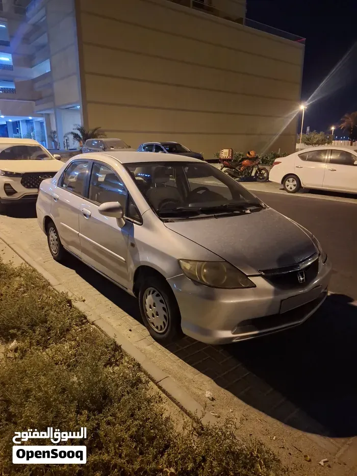 Honda City 2004 photo 2