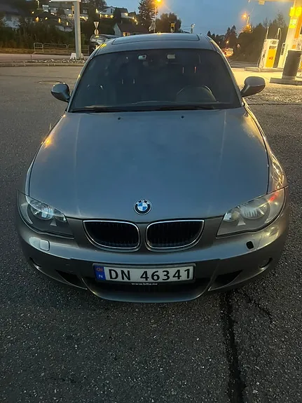 BMW 116D 2010 photo 2