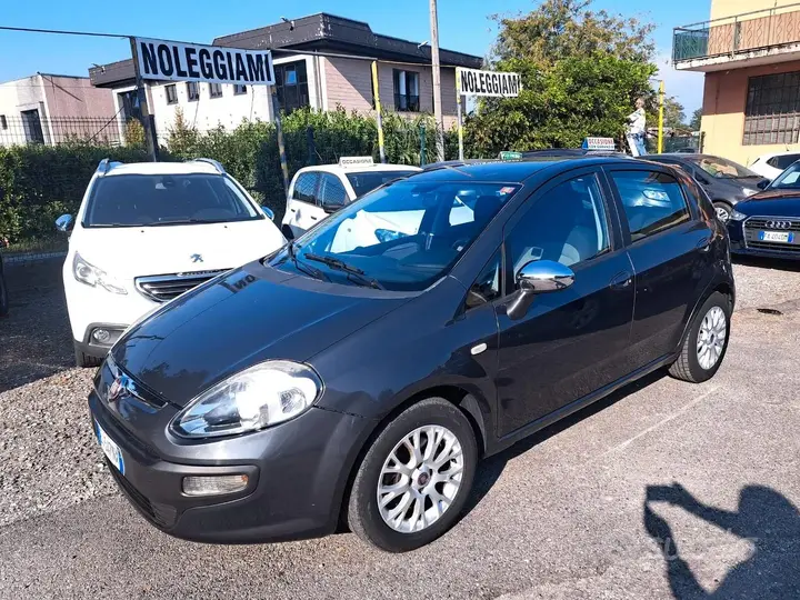 Fiat Punto Evo 2011 photo 2