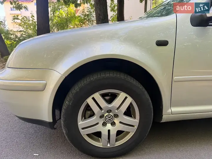 Volkswagen Bora 2000 photo 4