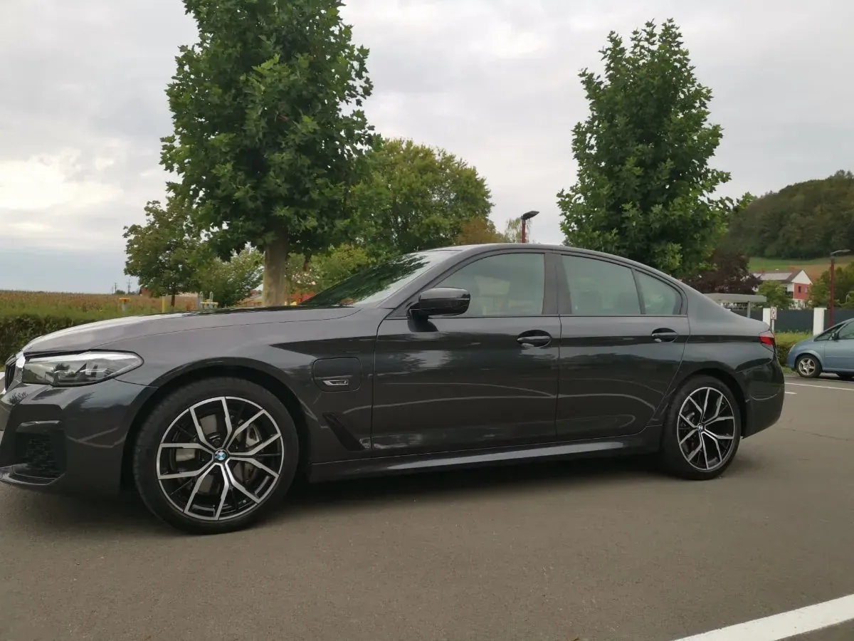 BMW 5 Series 2022 photo 3
