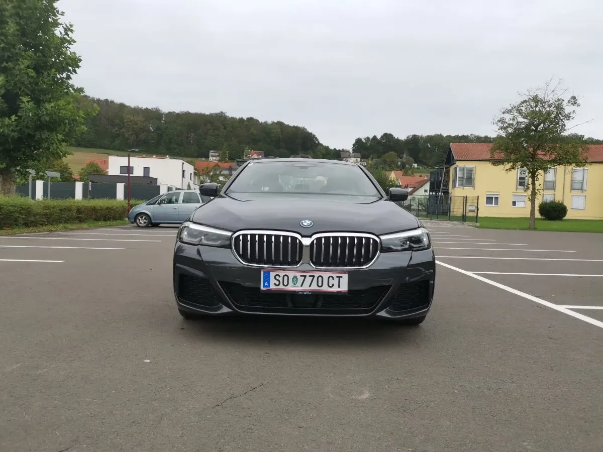 BMW 5 Series 2022 photo 2
