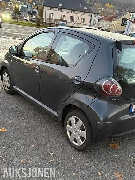 Toyota Aygo 2011 photo 3