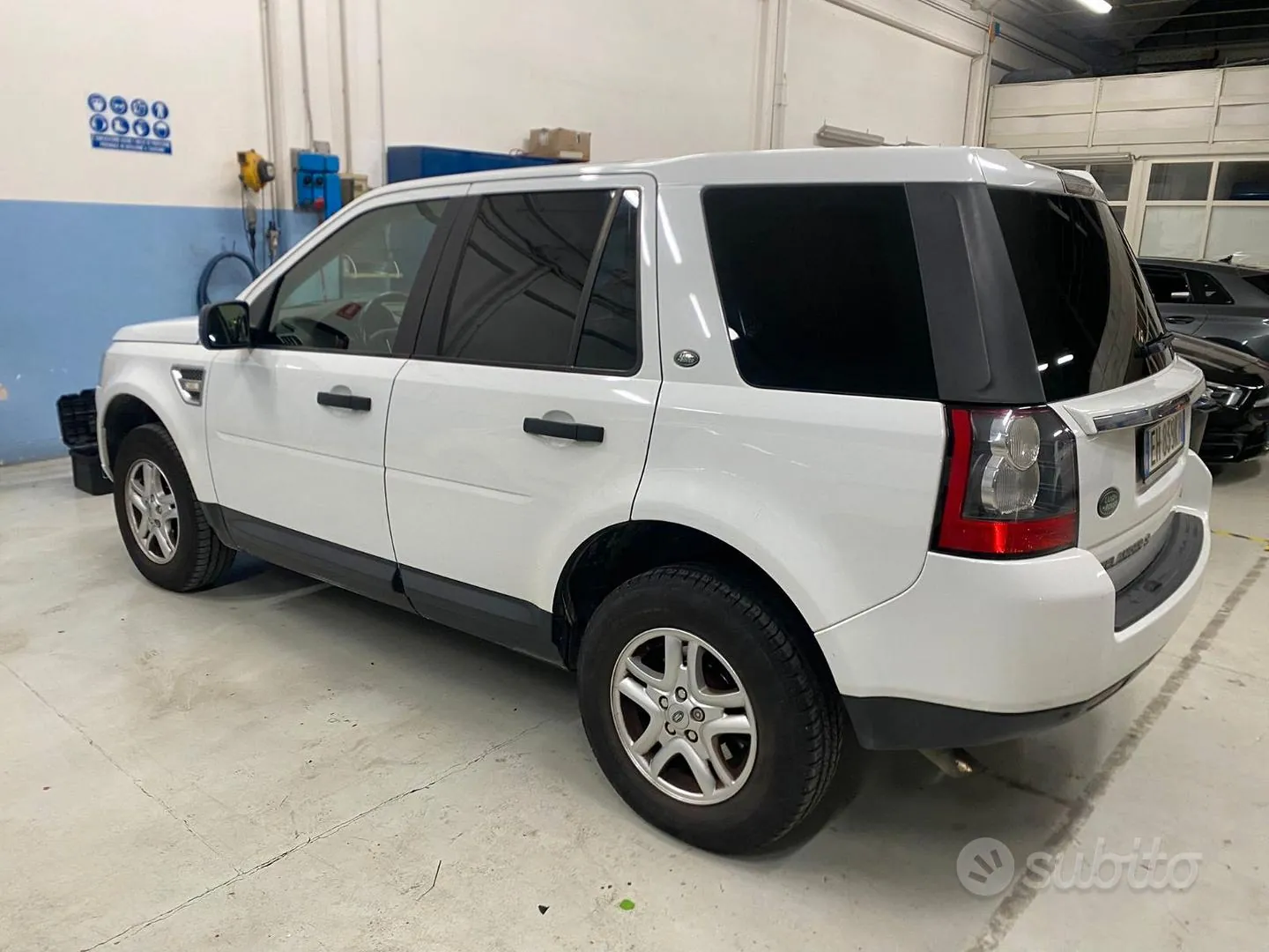 Land Rover Freelander 2011 photo 5
