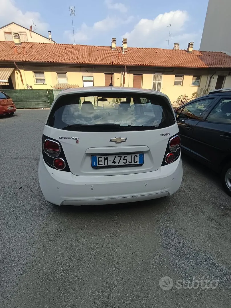 Chevrolet Aveo 2012 photo 3