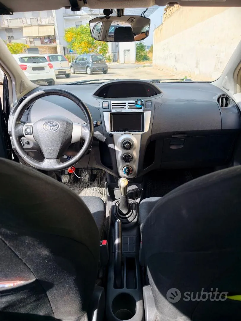 Toyota Yaris 2008 photo 2