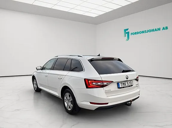 Skoda Superb 2018 photo 4