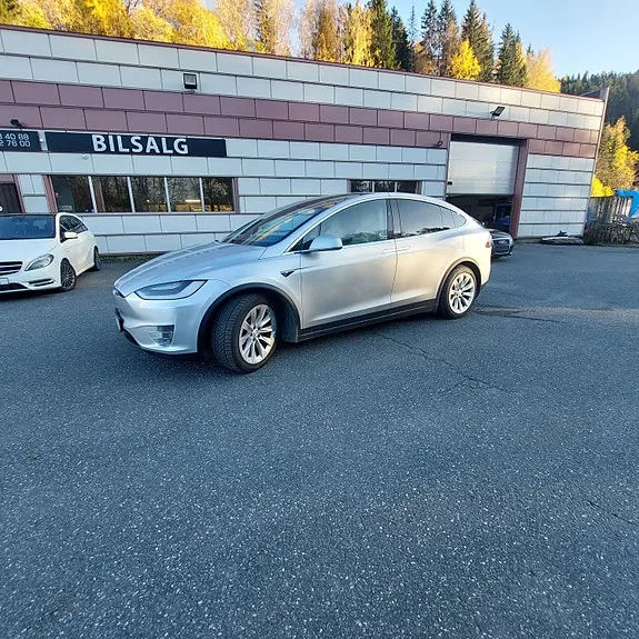 Tesla Model X 2018 photo 3