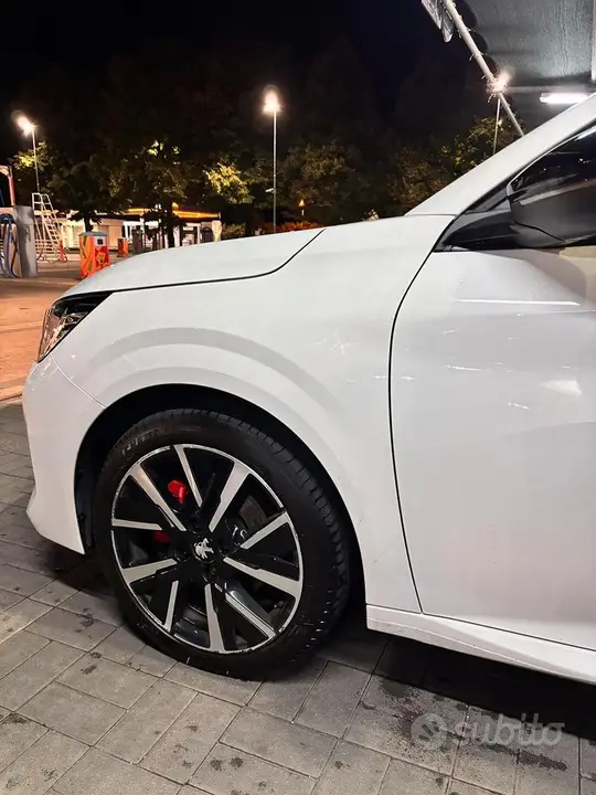 Peugeot 208 2020 photo 2