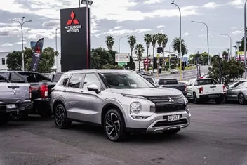 Mitsubishi Outlander 2023 photo 4
