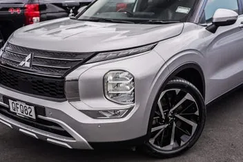 Mitsubishi Outlander 2023 photo 3