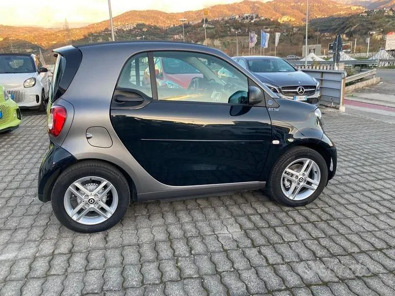 Smart Fortwo 2022 photo 3