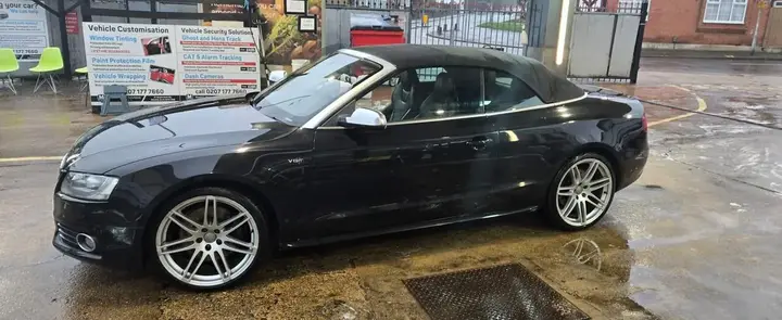 Audi S5 2010 photo 2