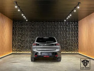 Peugeot 208 2021 photo 3