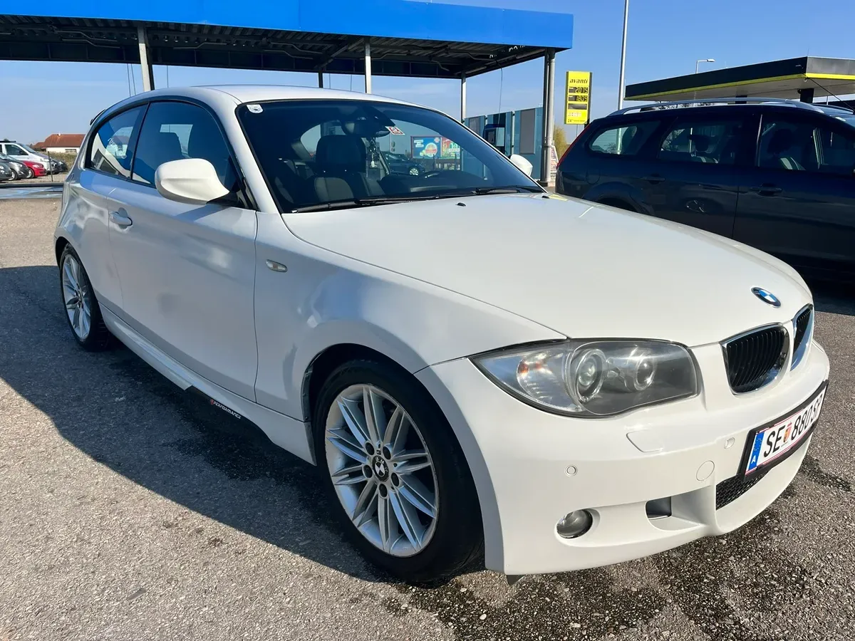 BMW 1 Series 2011 photo 2