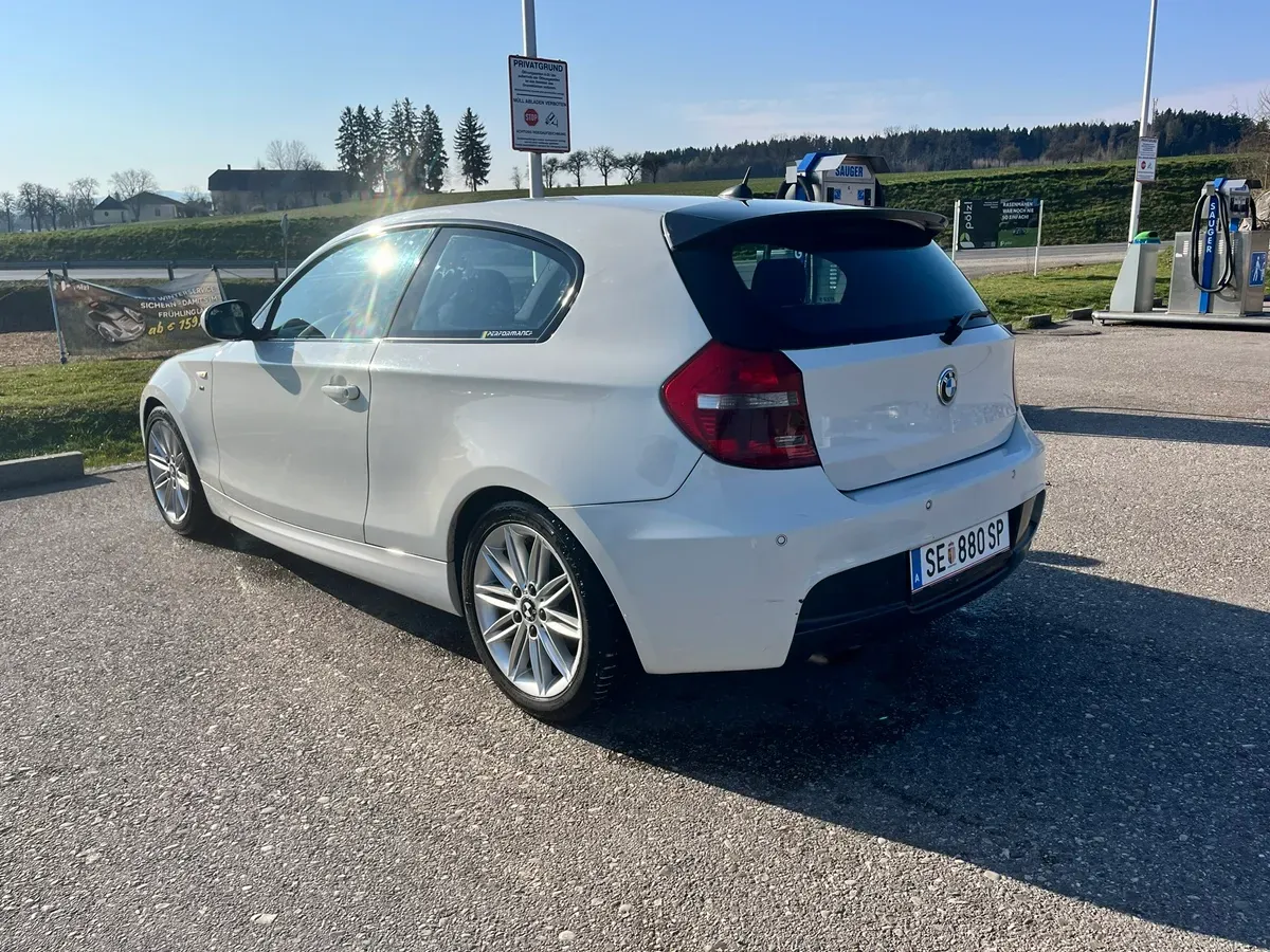 BMW 1 Series 2011 photo 3