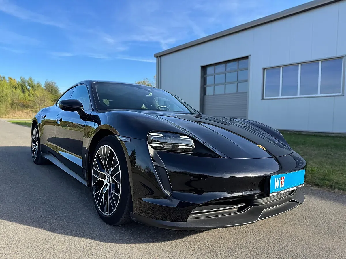 Porsche Taycan 2023 photo 3
