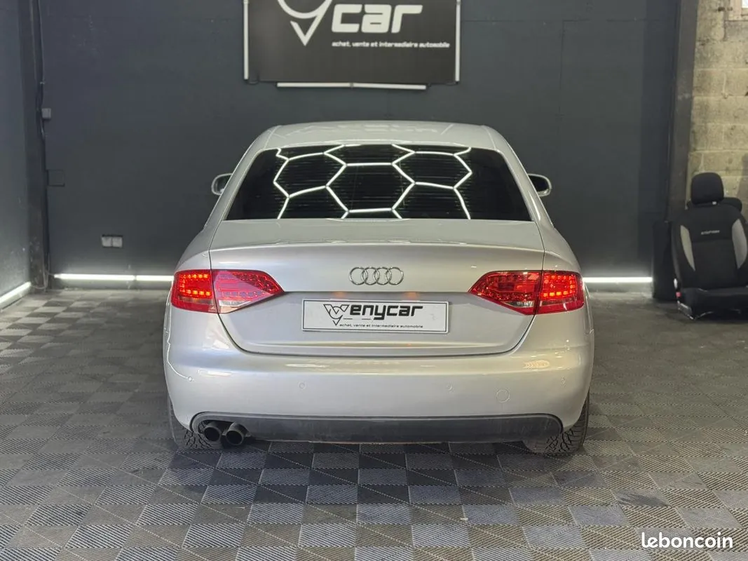 Audi A4 2010 photo 5