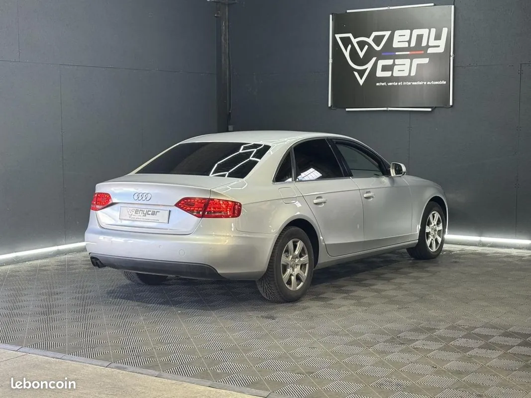 Audi A4 2010 photo 4