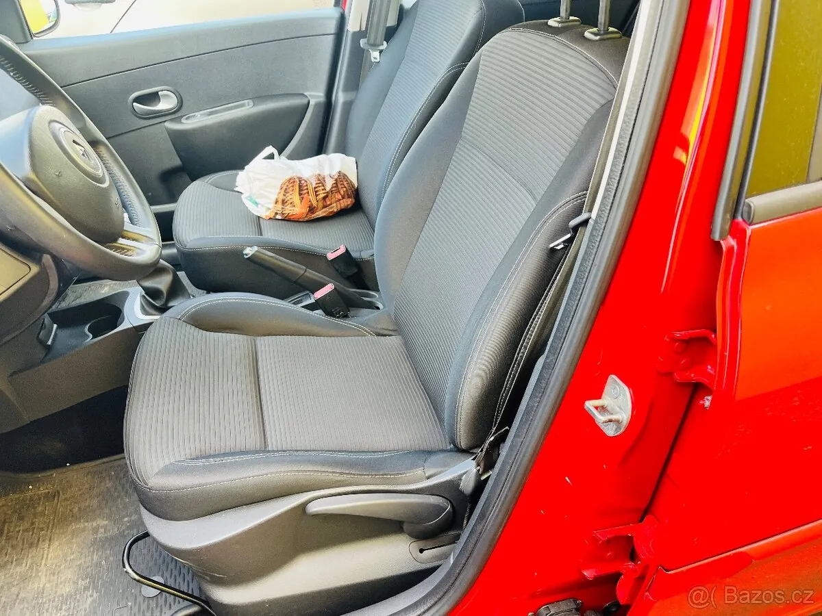 Renault Clio 2012 photo 5